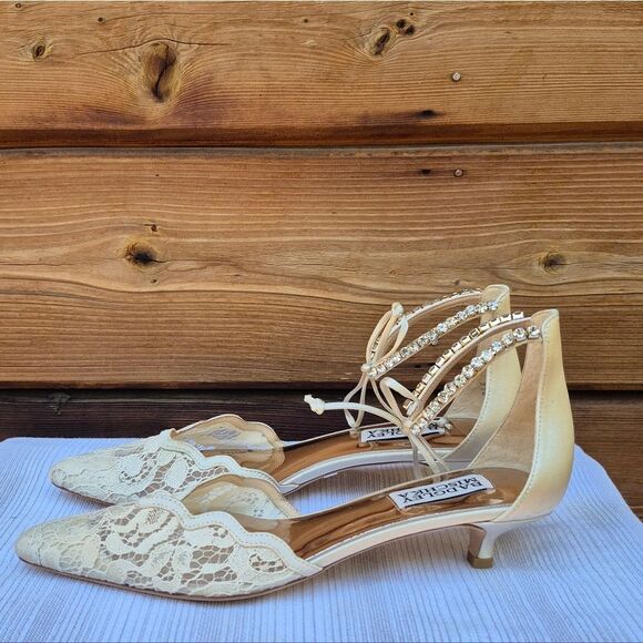 Badgley Mischka Women's Betsy Lace Kitten Heel Pumps - Picture 9 of 16